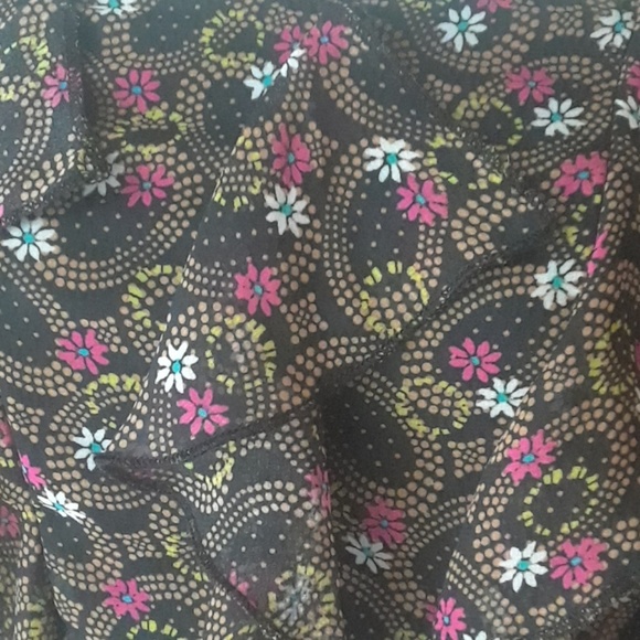 *5 for 25* Sheer floral tank top  - Xhilaration - Picture 3 of 4